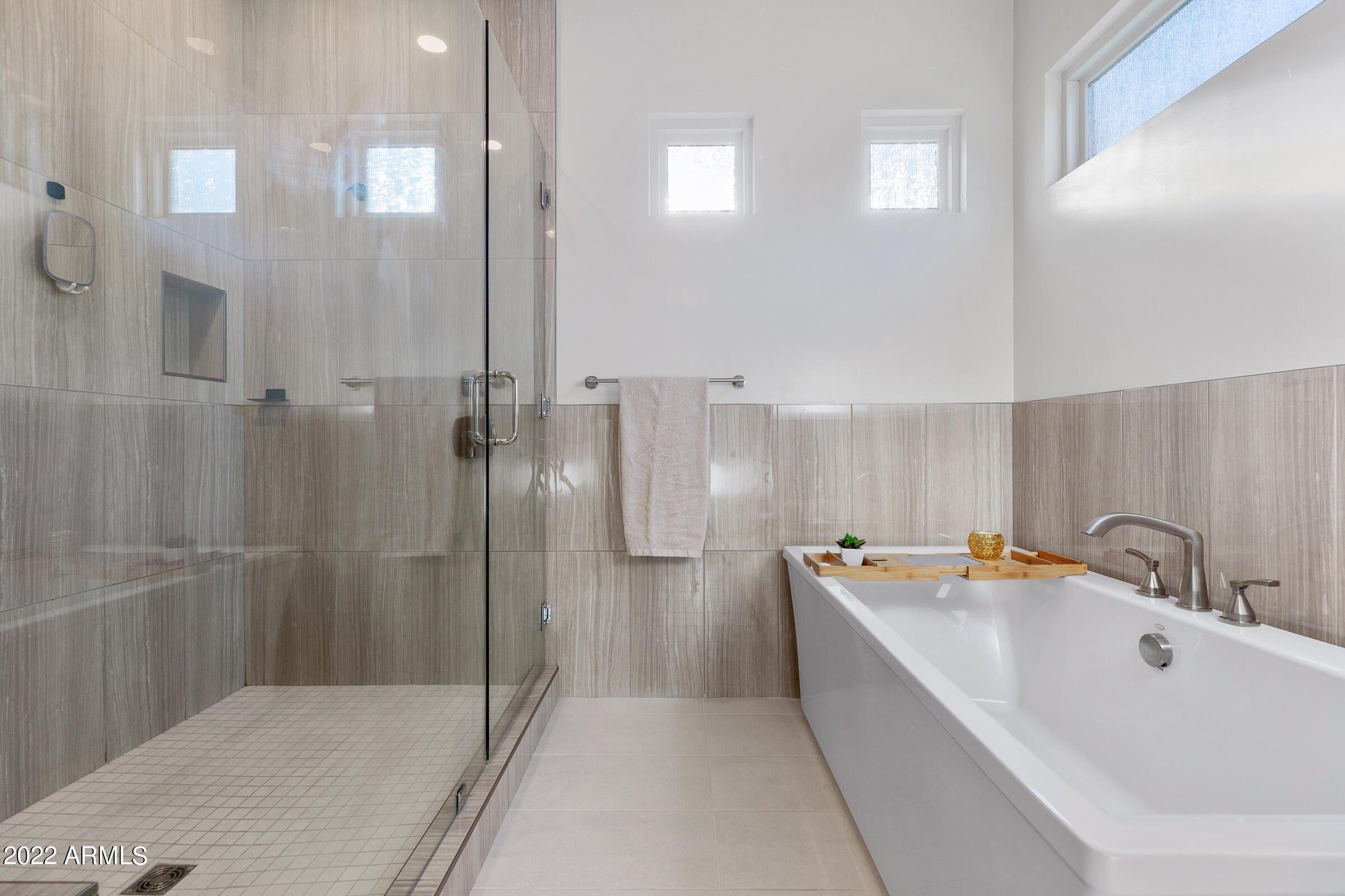 E Crittenden Ln, Phoenix, AZ 85018