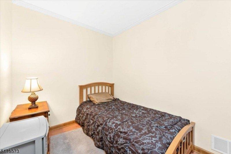 Spruce Hills Dr, Glen Gardner, NJ 08826