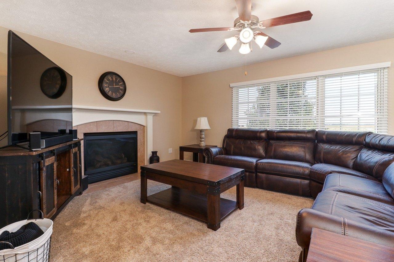 Brookline Ln, Bloomington, IL 61705
