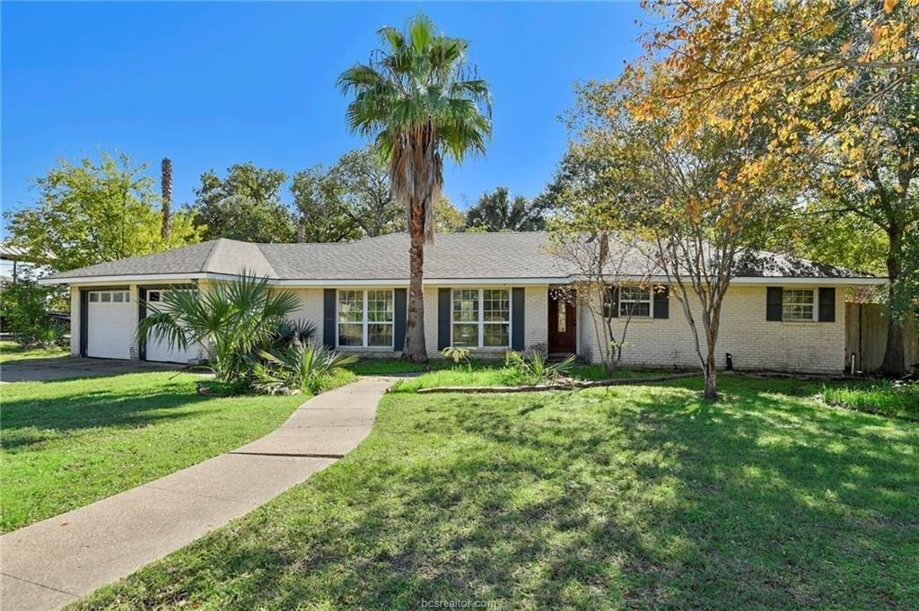 Dominik Dr, College Station, TX 77840