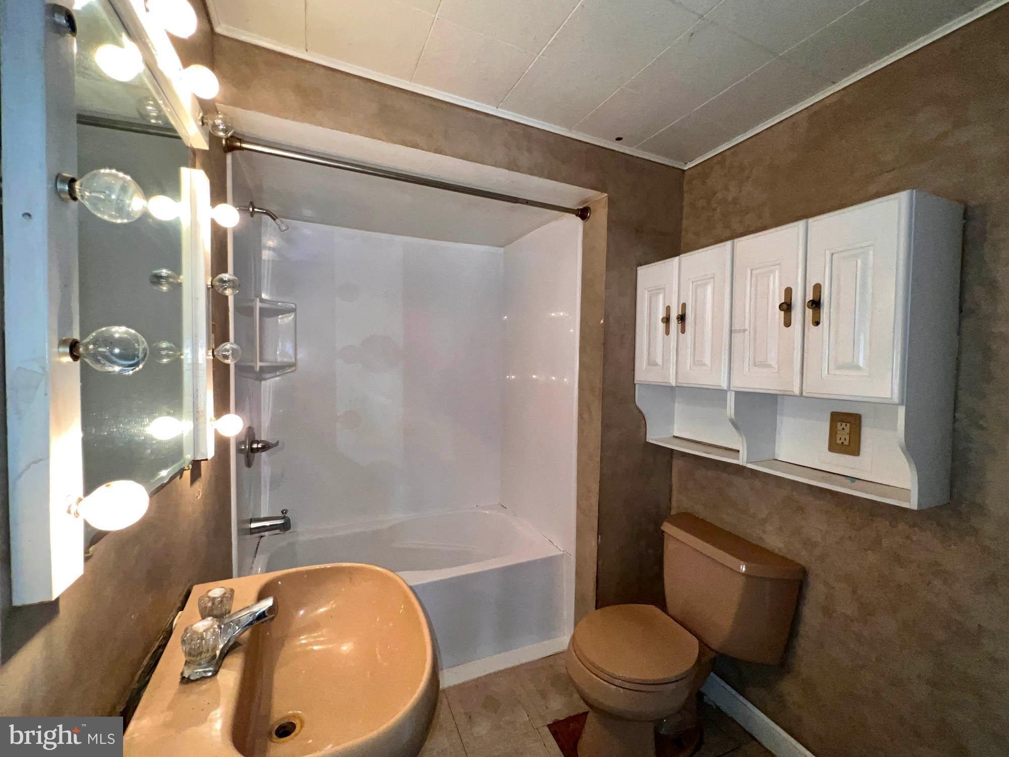 Glenwood Rd, Pasadena, MD 21122