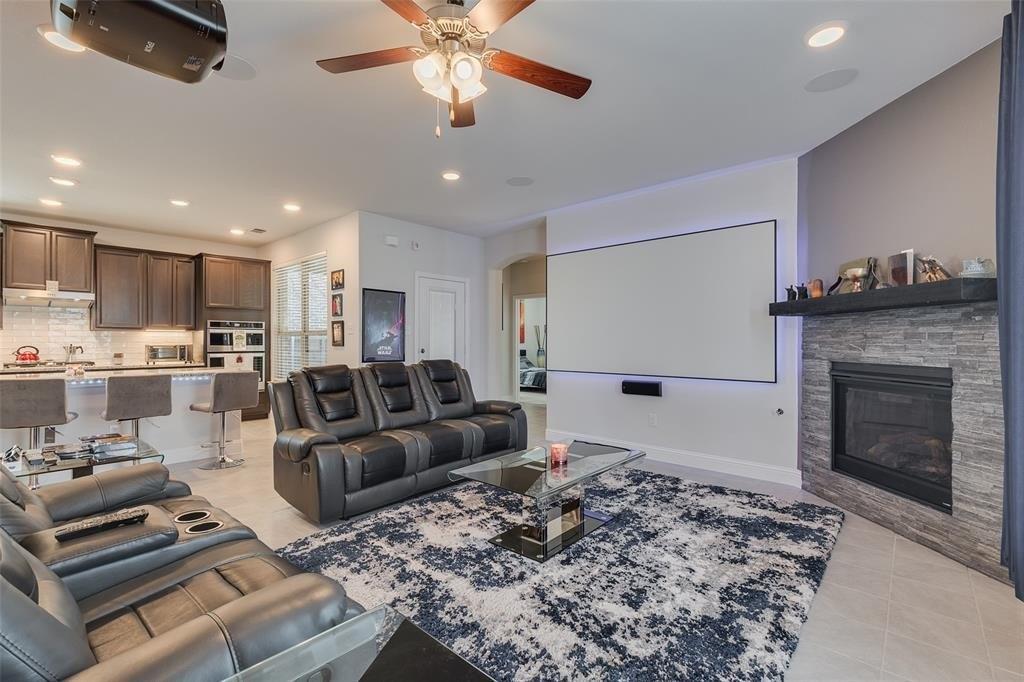 Willow Thorne Dr, Aubrey, TX 76227