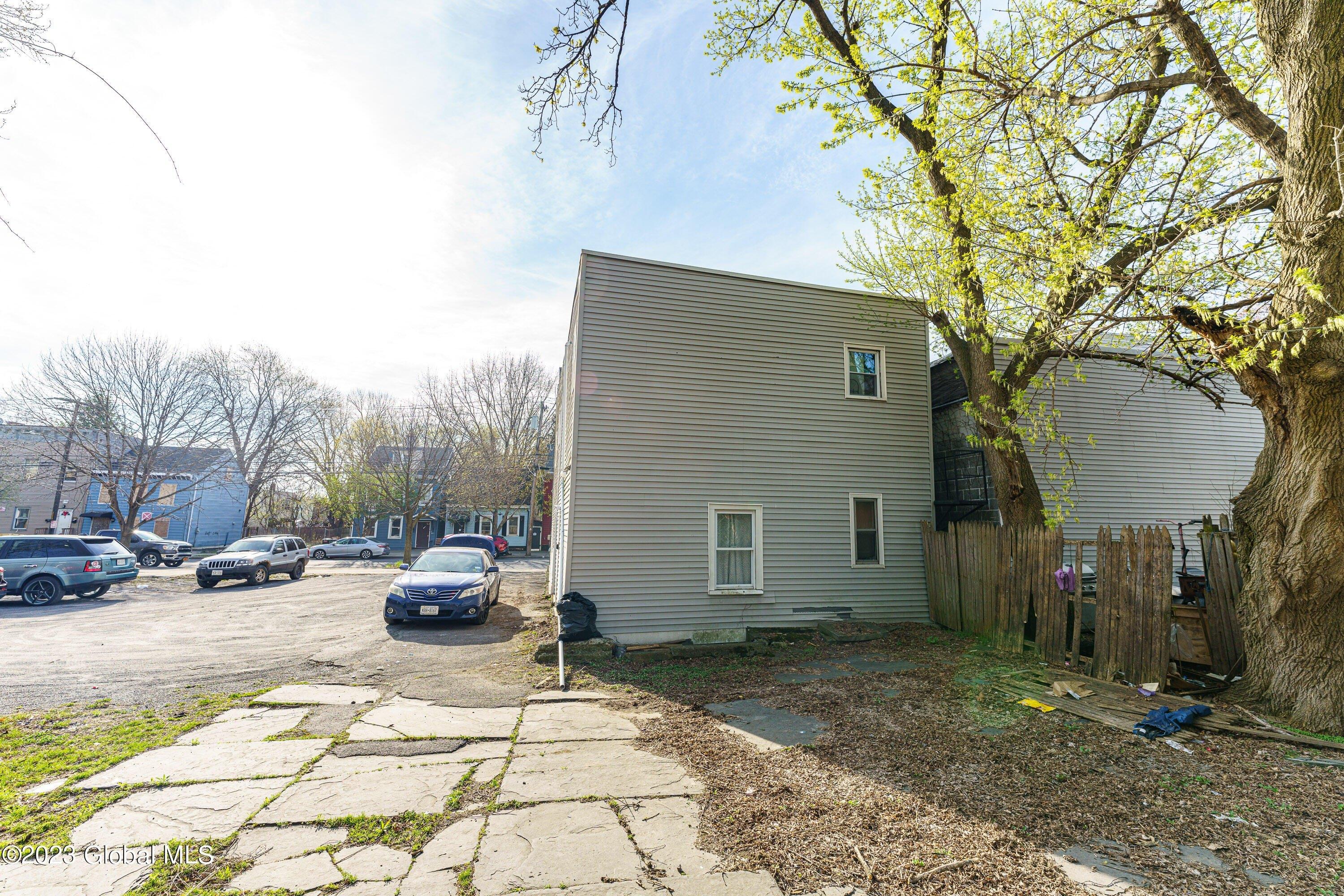 Ontario St, Albany, NY 12206