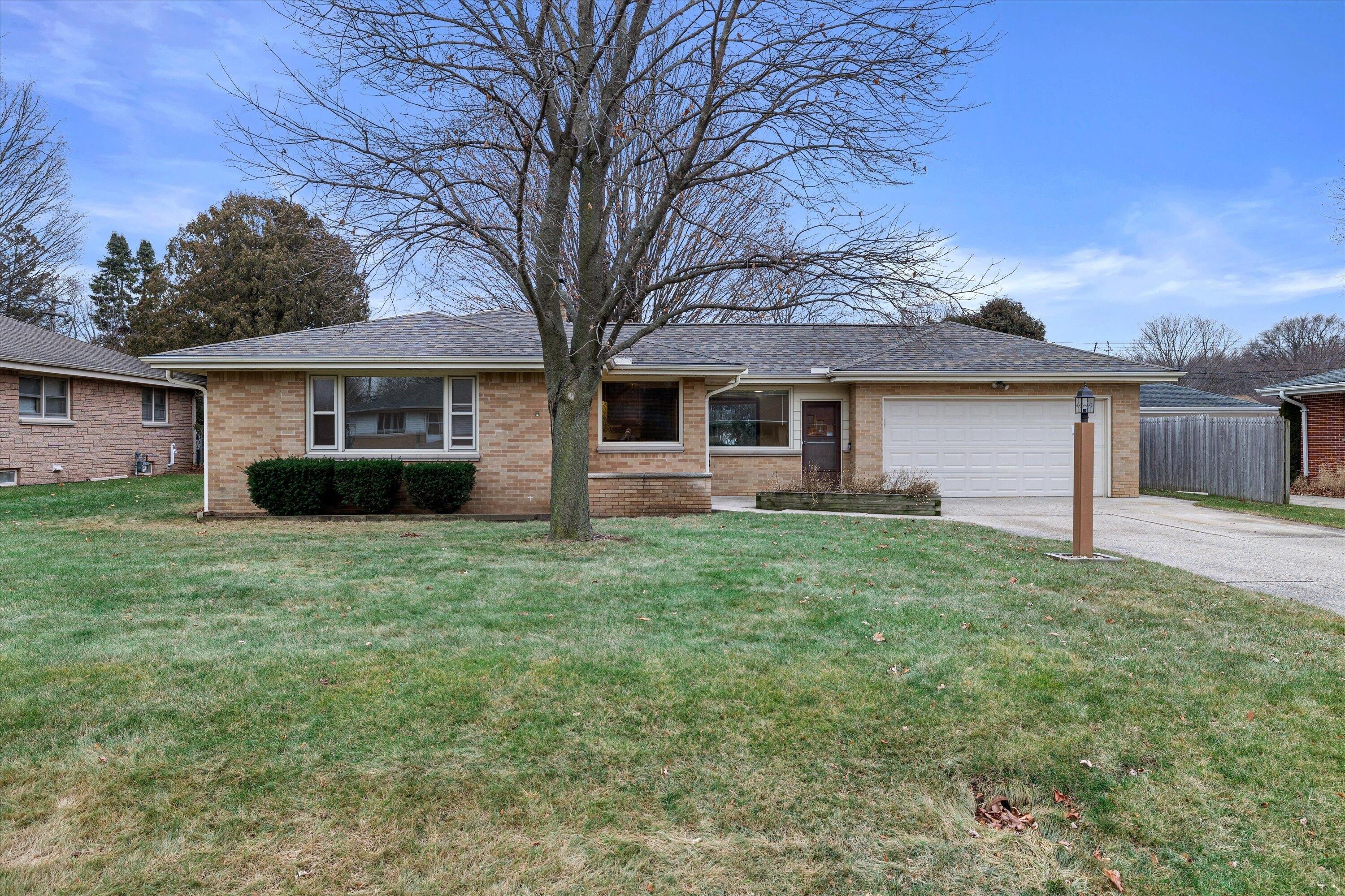 W Fountain Ave, Milwaukee, WI 53223