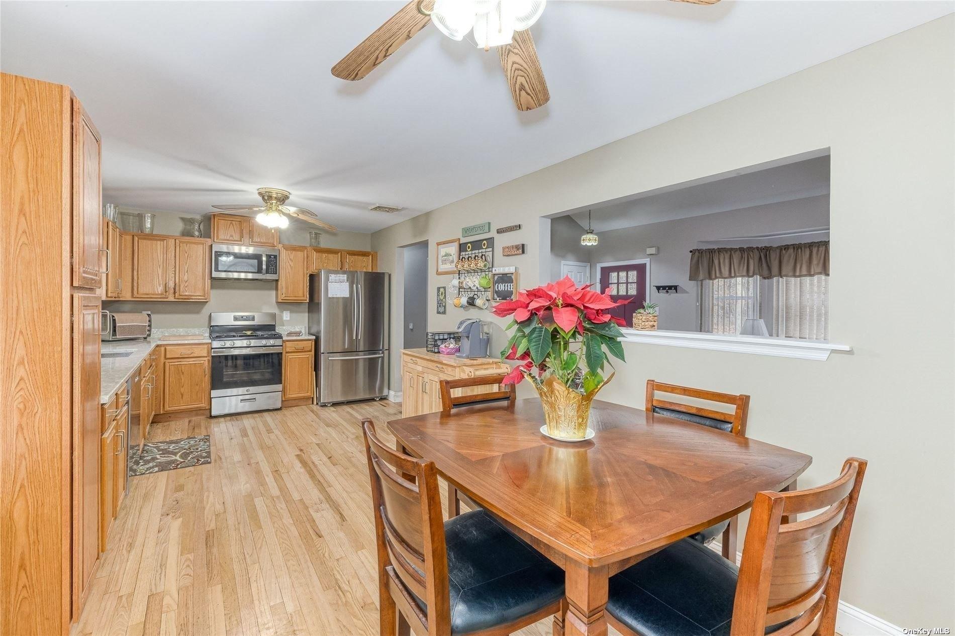 Charter Ct, Manorville, NY 11949