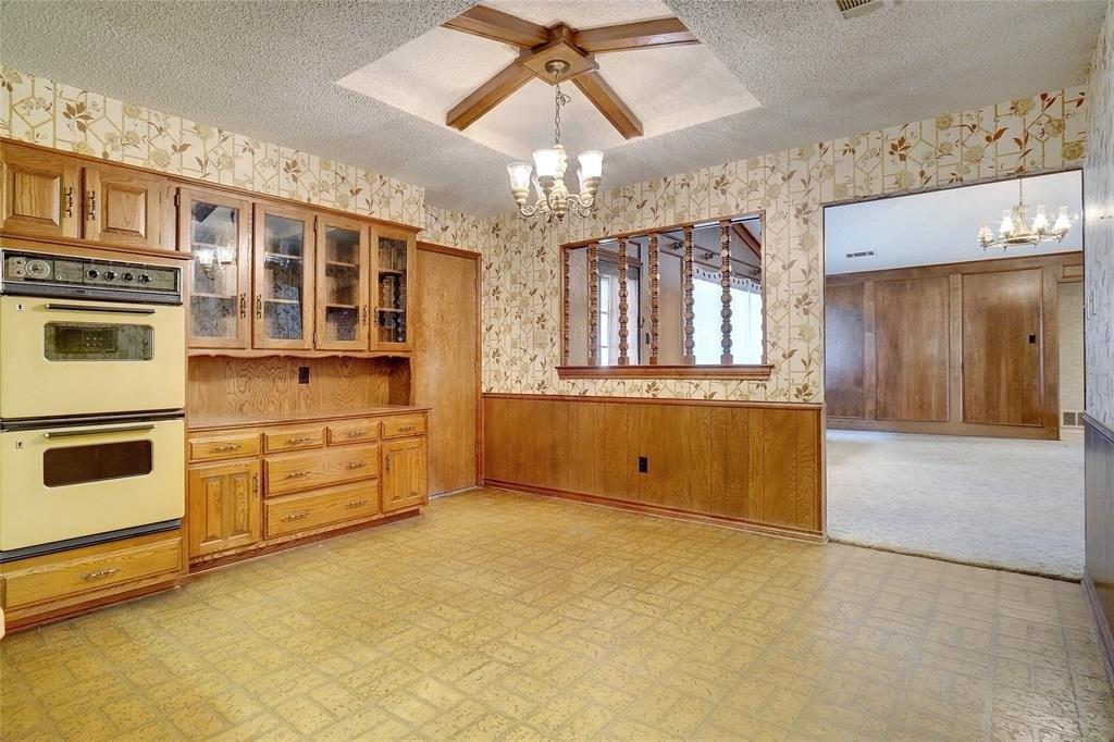 Kingswick Dr, Arlington, TX 76016