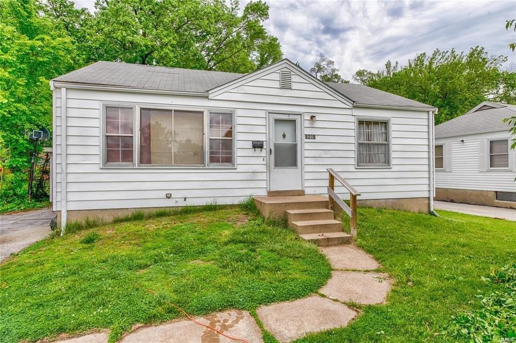 Fay Dr, Saint Louis, MO 63134