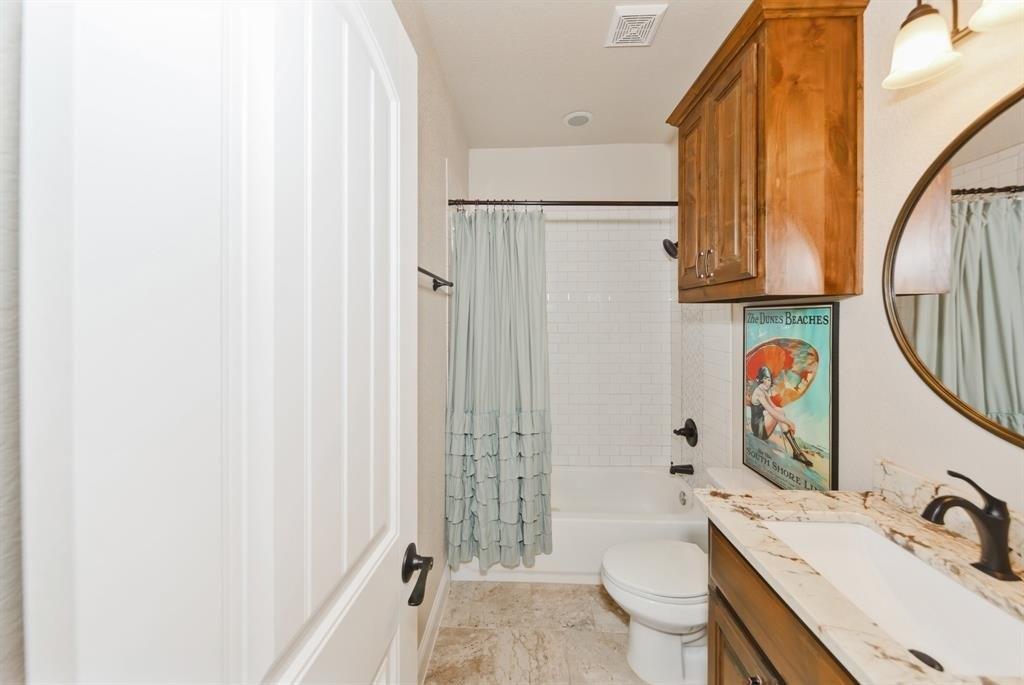 Sea Breeze Ln, Azle, TX 76020
