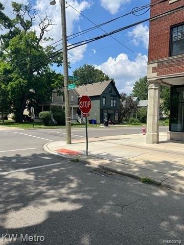 Belvidere St, Detroit, MI 48214