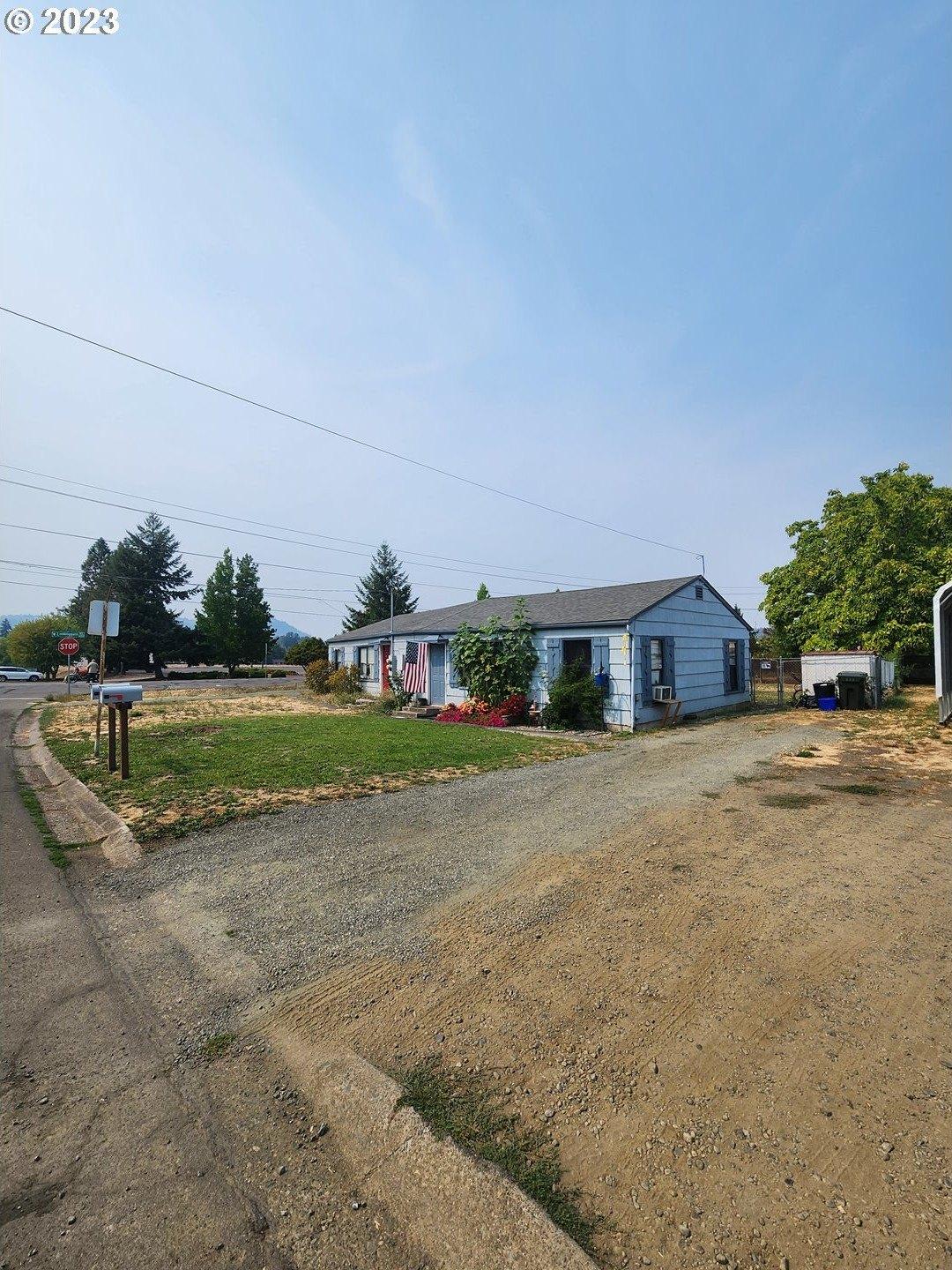 W Jay Ave, Roseburg, OR 97471