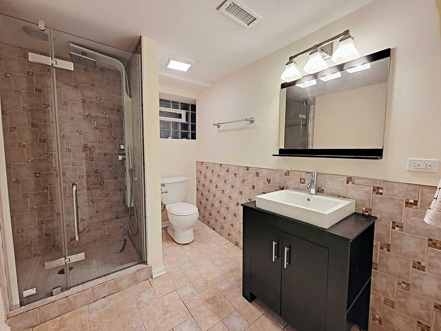 S Bennett Ave, Chicago, IL 60649