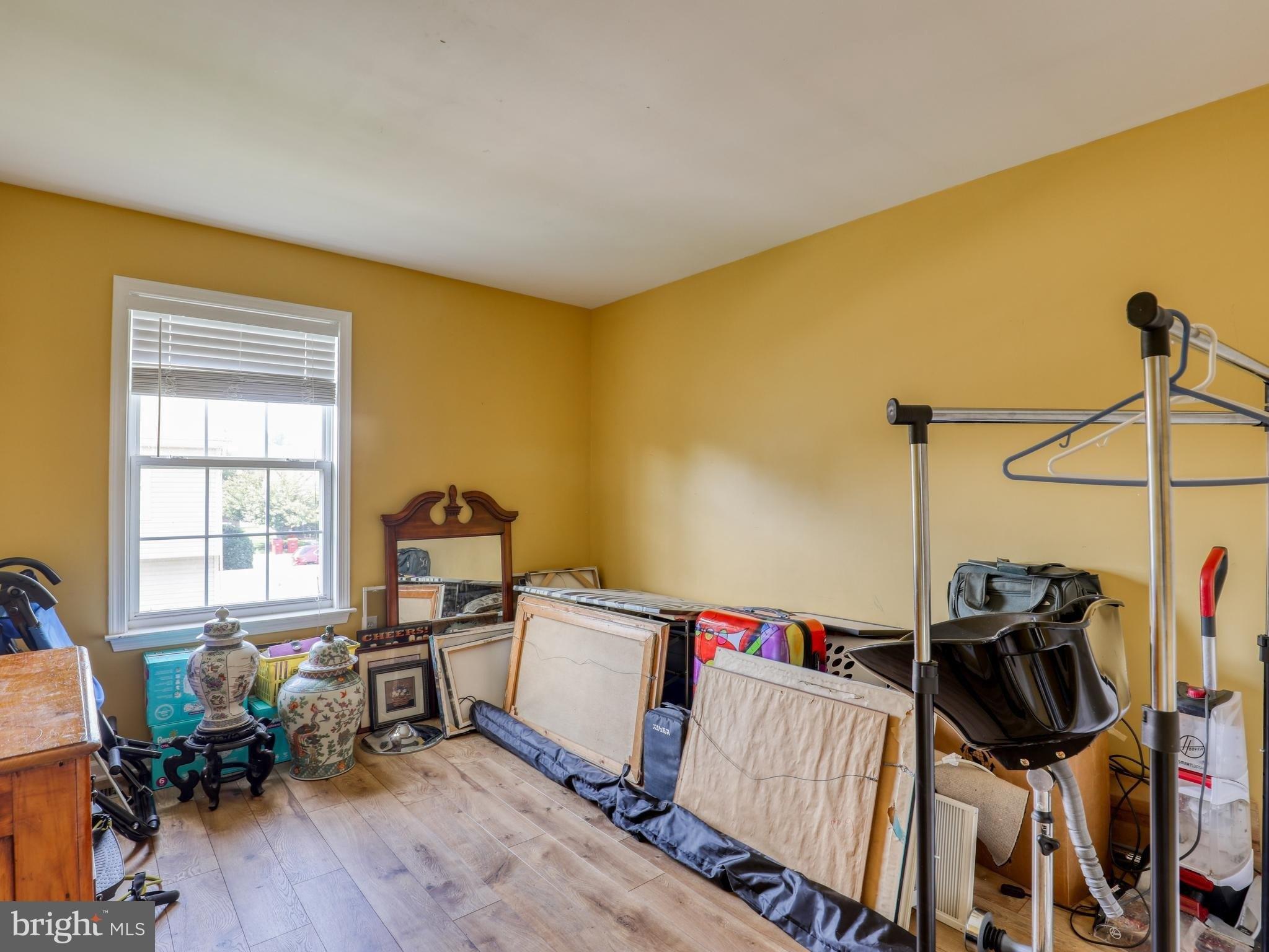 Estate Ln, Ranson, WV 25438
