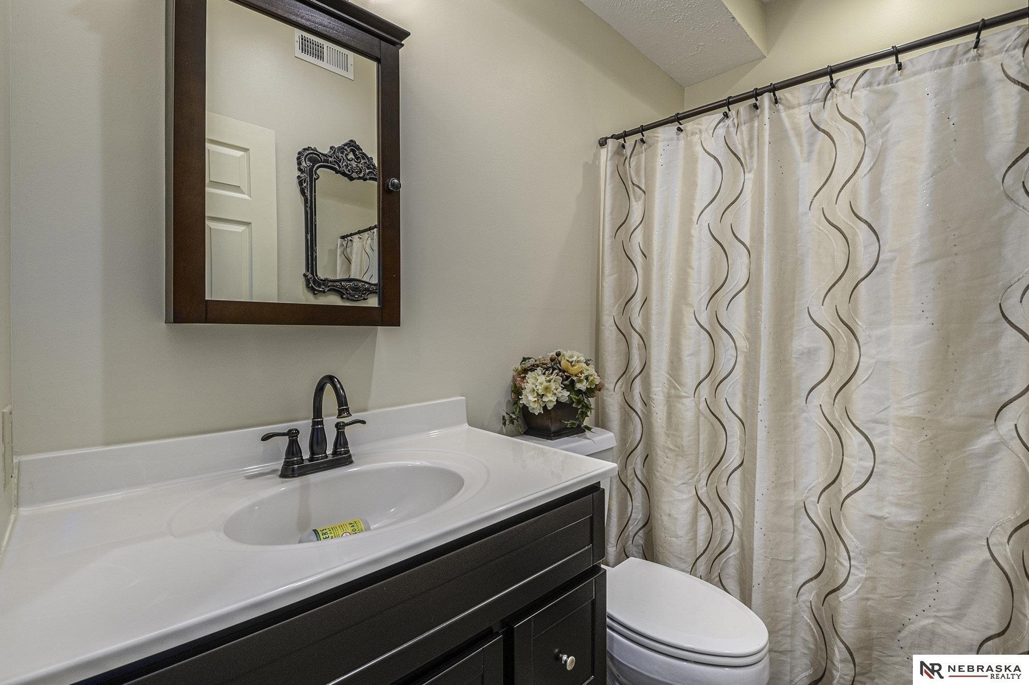 Western Hills Dr, Papillion, NE 68046
