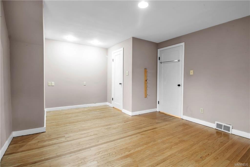 Woodcrest Dr, Buffalo, NY 14220