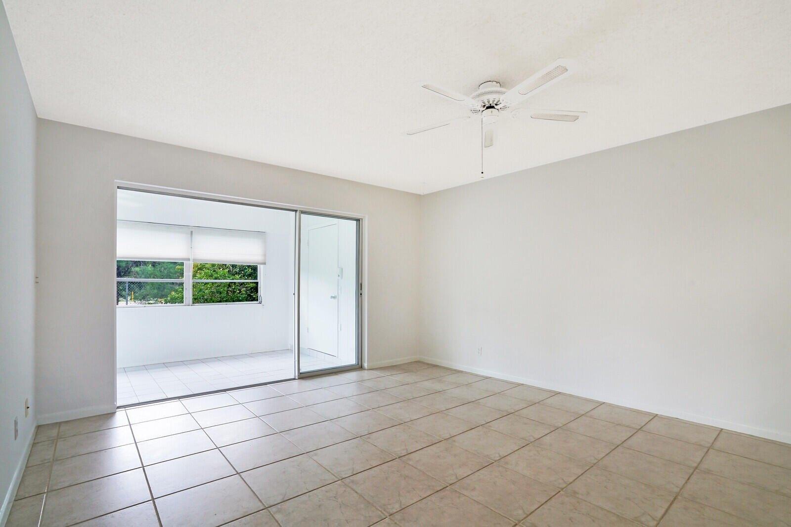 Worcester Ln, Lake Worth, FL 33467