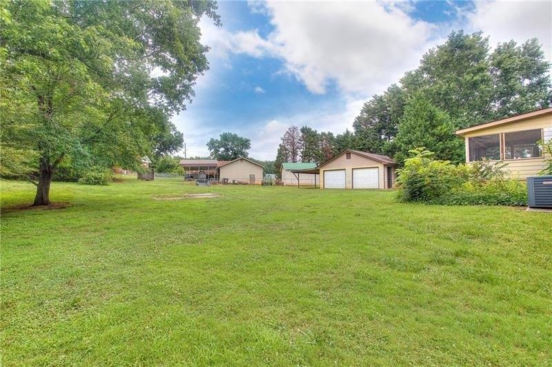 Laurie Ct, Hiram, GA 30141
