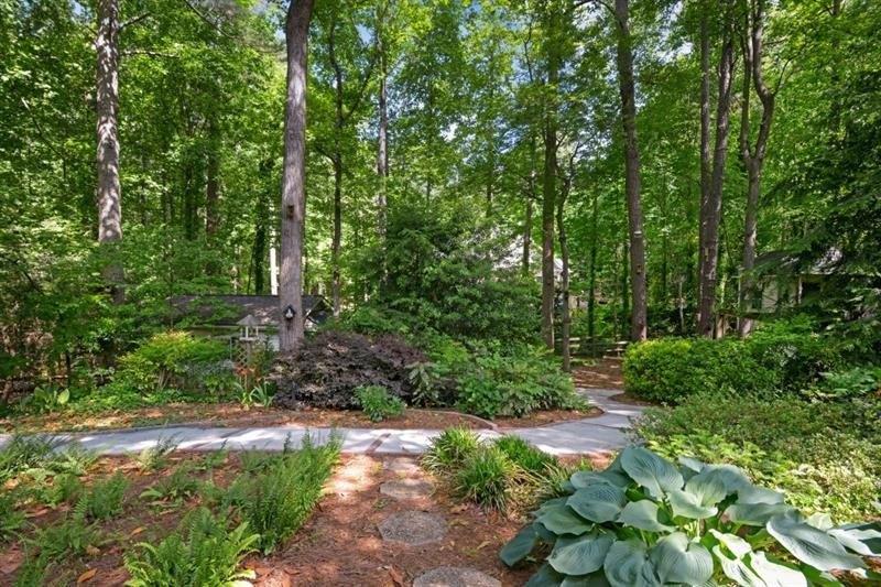 Willow Green Dr, Duluth, GA 30096