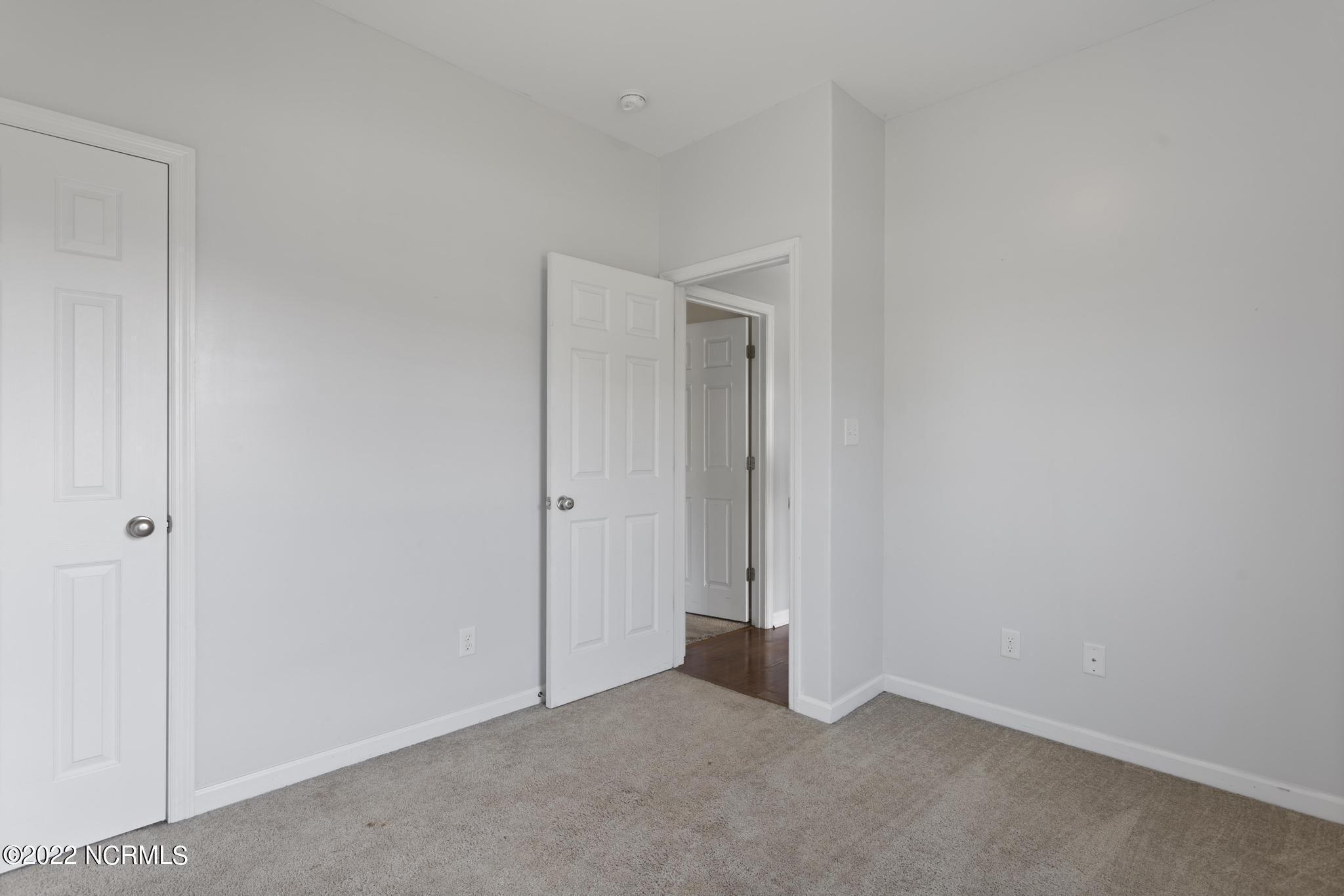 Sweet Gum Ln, Richlands, NC 28574