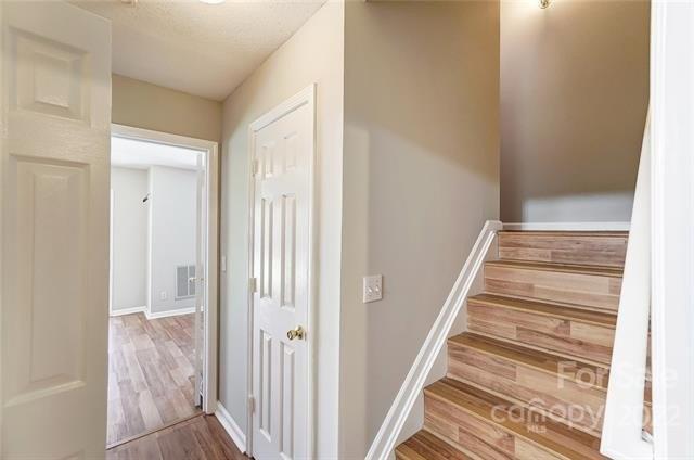 Mountainwater Dr, Charlotte, NC 28262