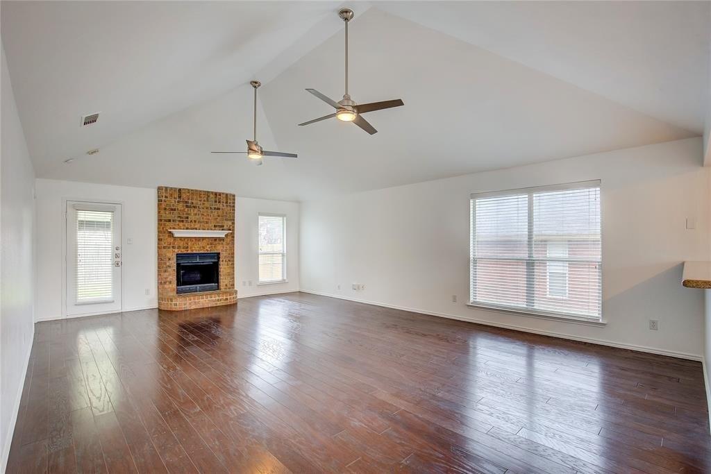 Lionel Way, Fort Worth, TX 76108