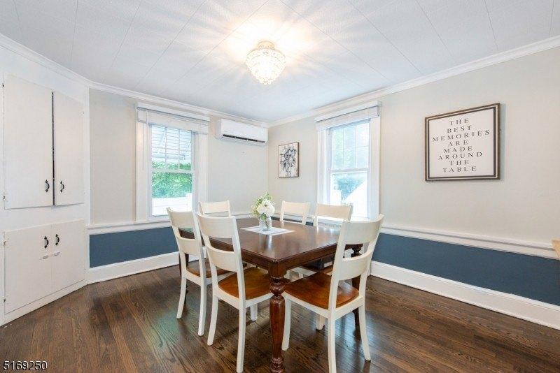 Van Dyke Pl, Summit, NJ 07901
