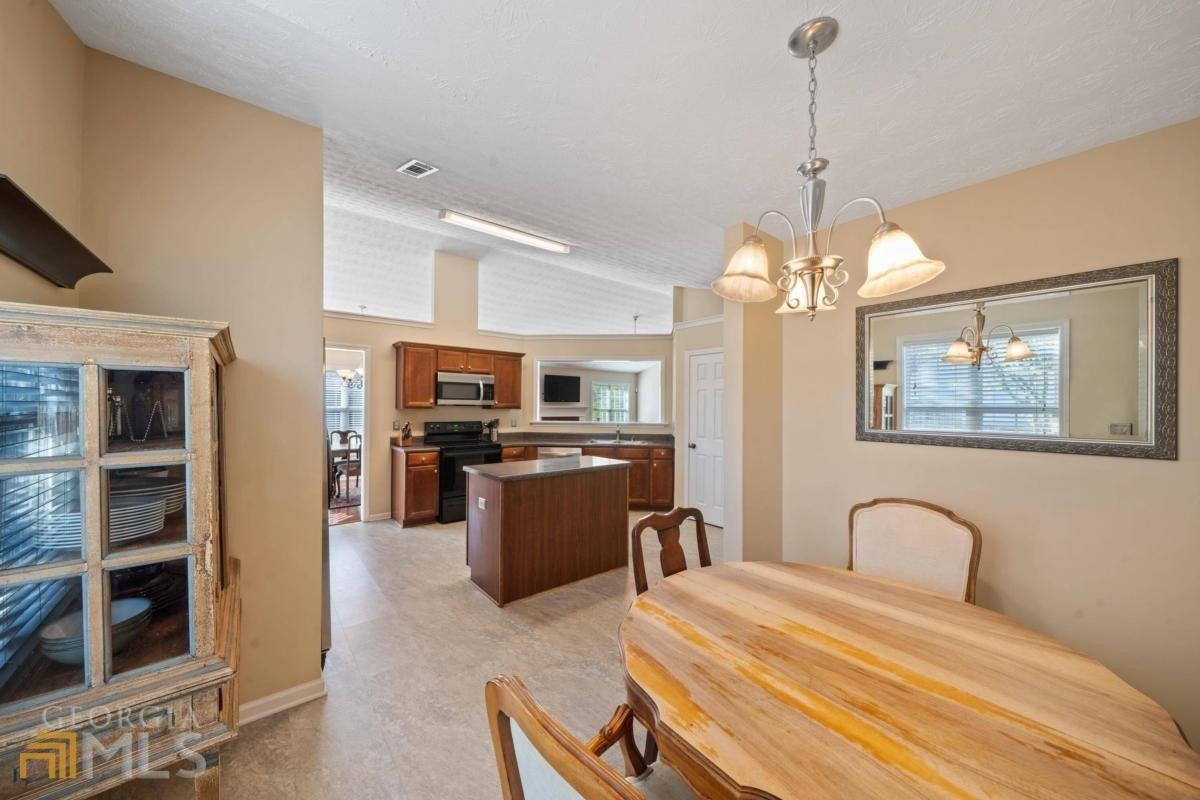 Collis Cir, Eatonton, GA 31024
