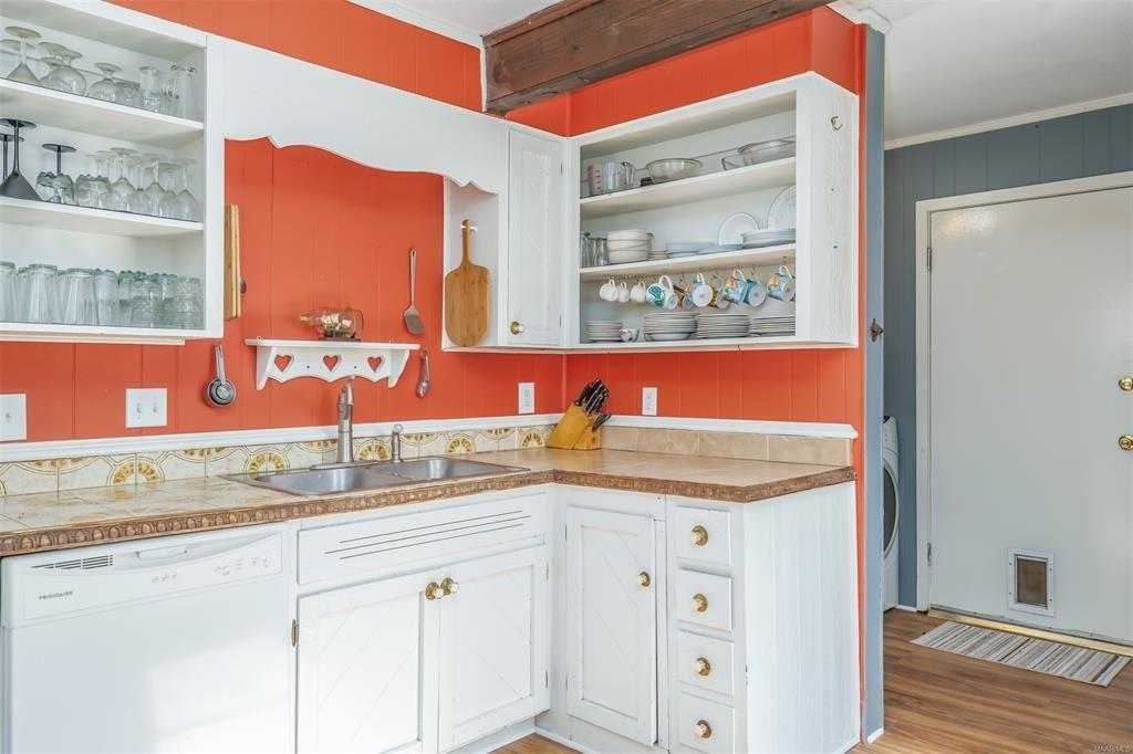 Longmeadow Dr, Montgomery, AL 36106