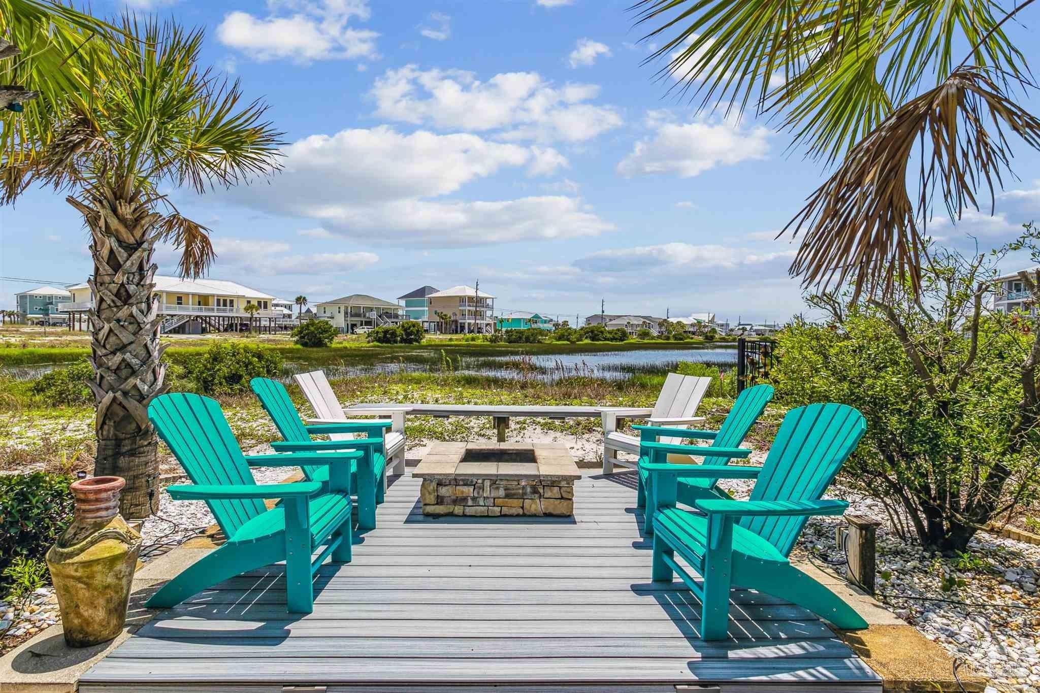 Bermuda Dr, Navarre, FL 32566