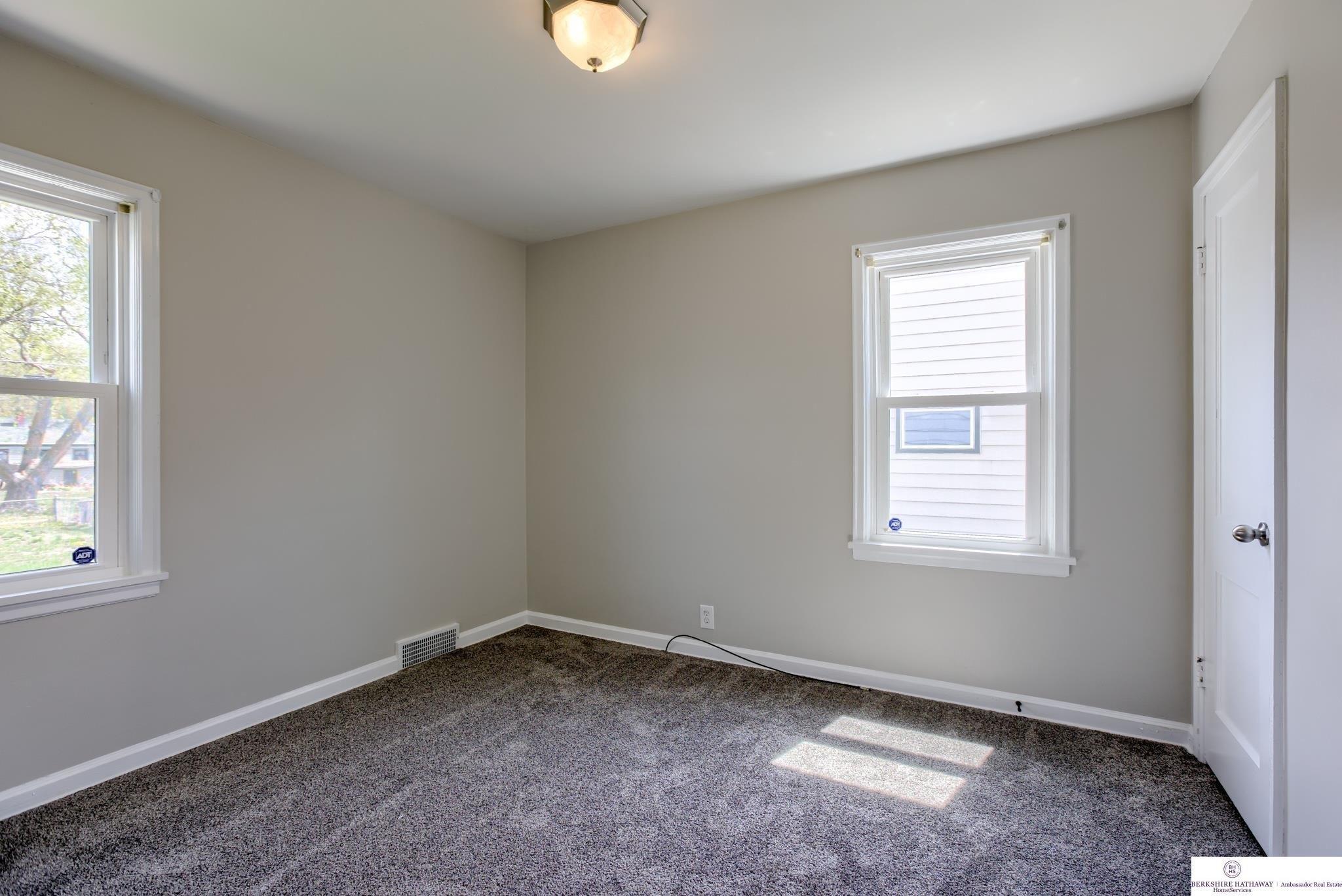 Madison St, Bellevue, NE 68005