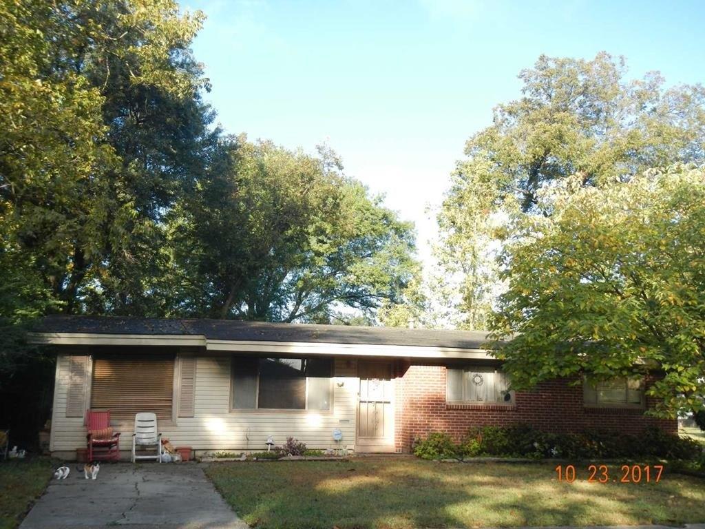 Cheshire Ln, West Memphis, AR 72301