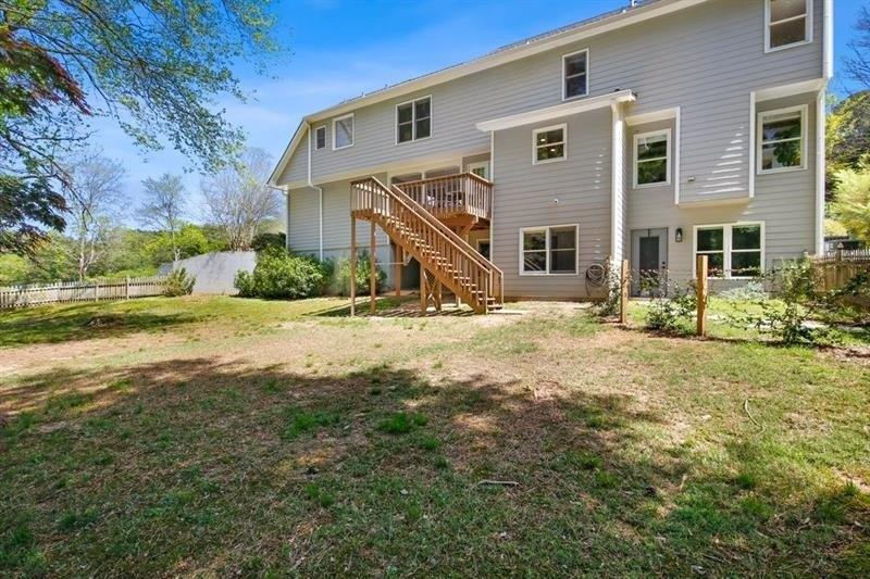 Roseberry Ln, Grayson, GA 30017