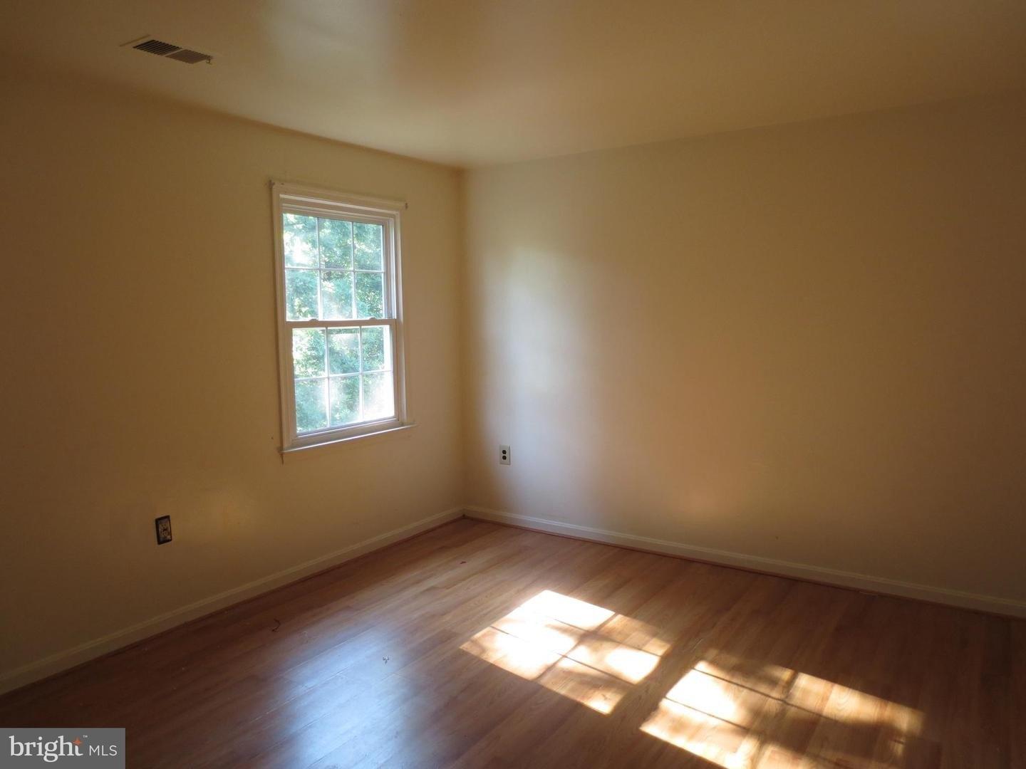 Dragoo Pl, Clinton, MD 20735