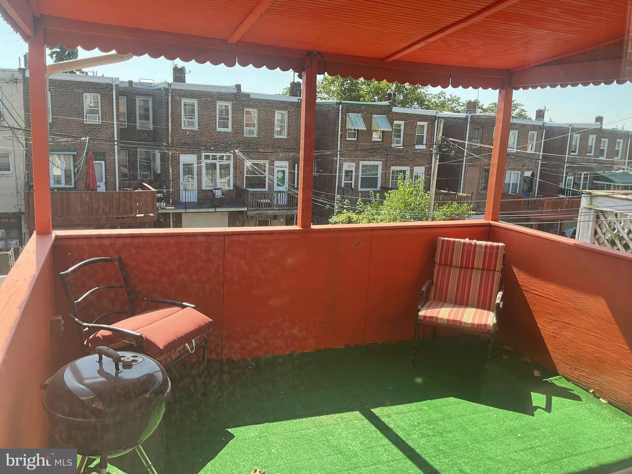 Walnut Ln, Philadelphia, PA 19138