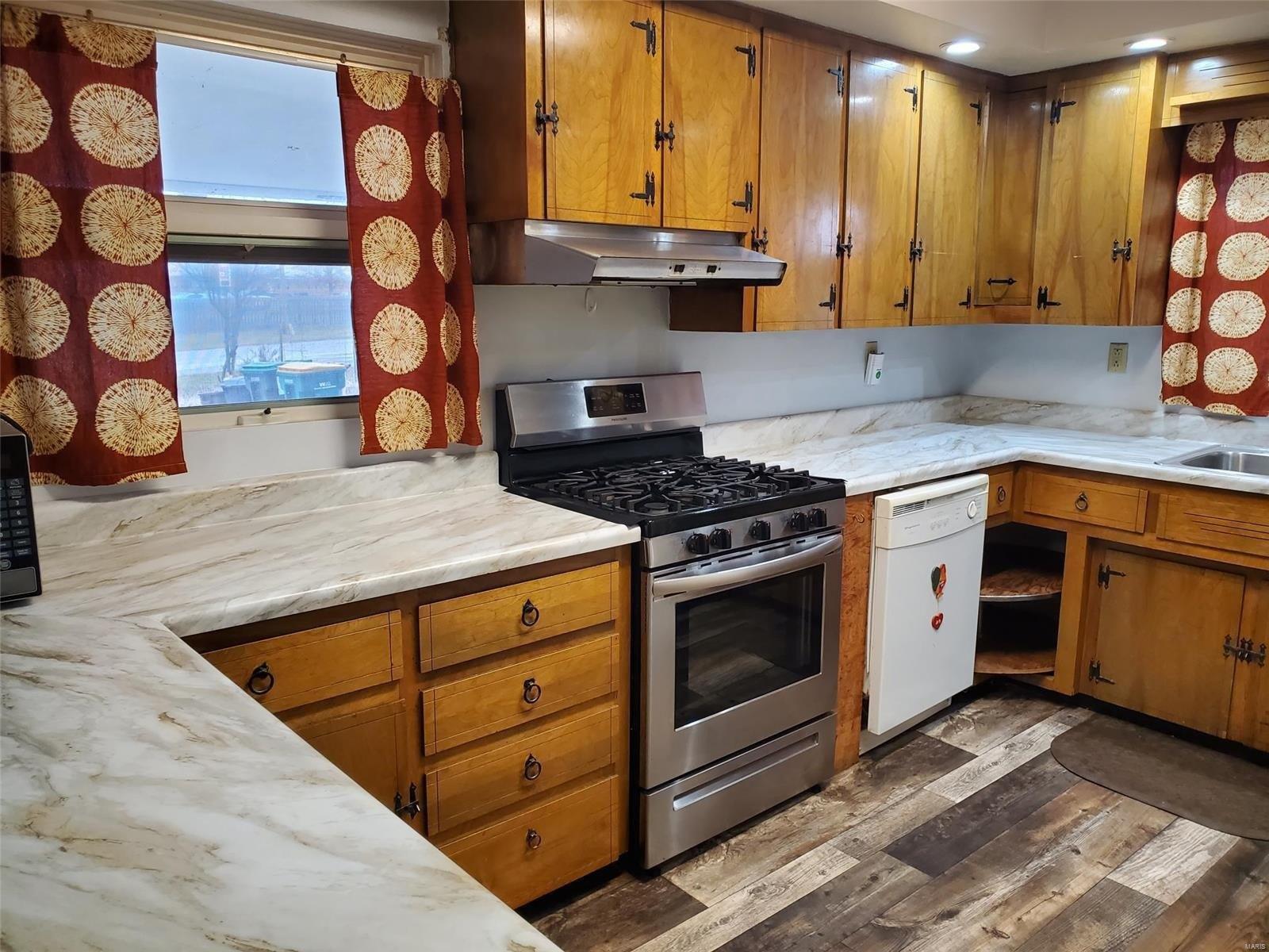 Wayne St, Carlyle, IL 62231
