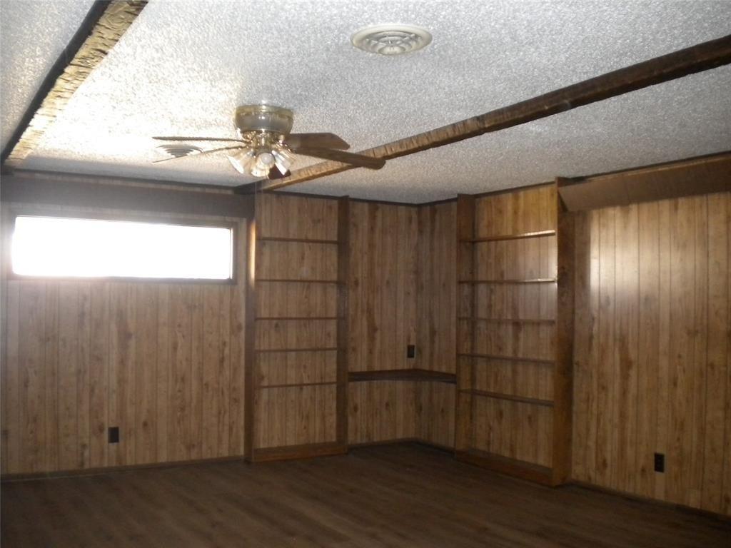 Laura St, Mansfield, LA 71052