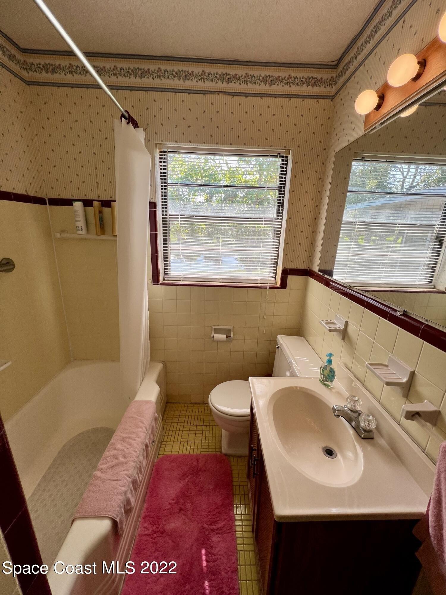 Hillside Ct, Melbourne, FL 32935