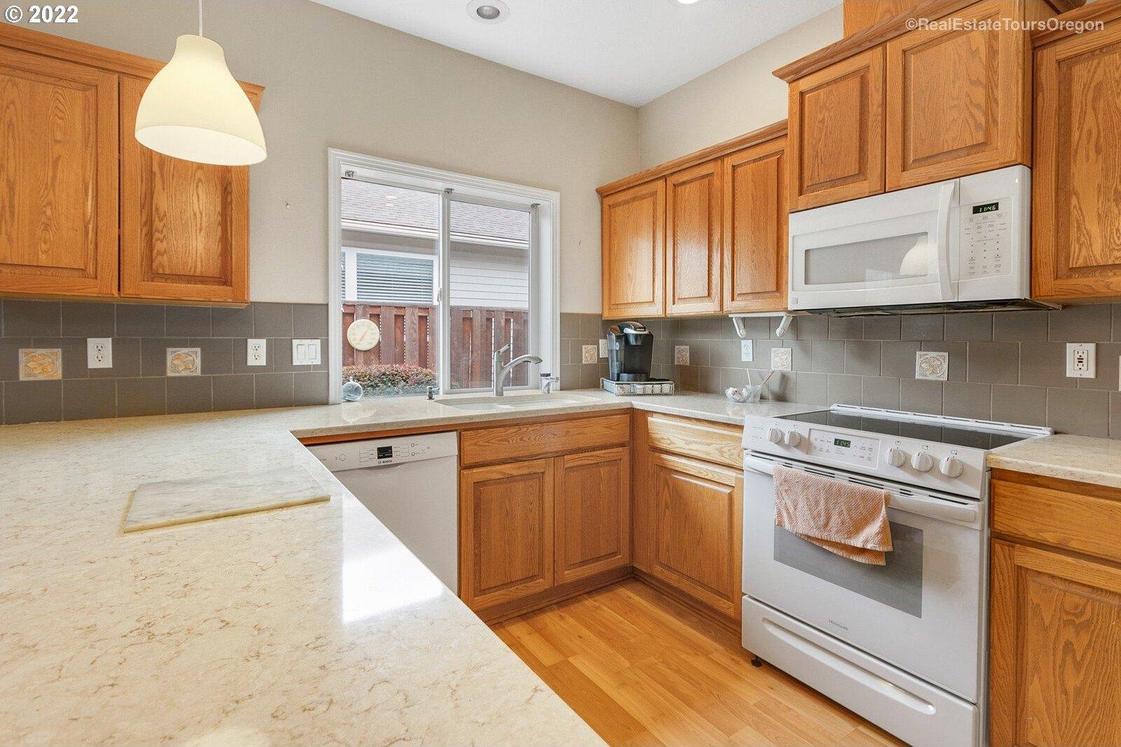 Ne Russell St, Portland, OR 97230