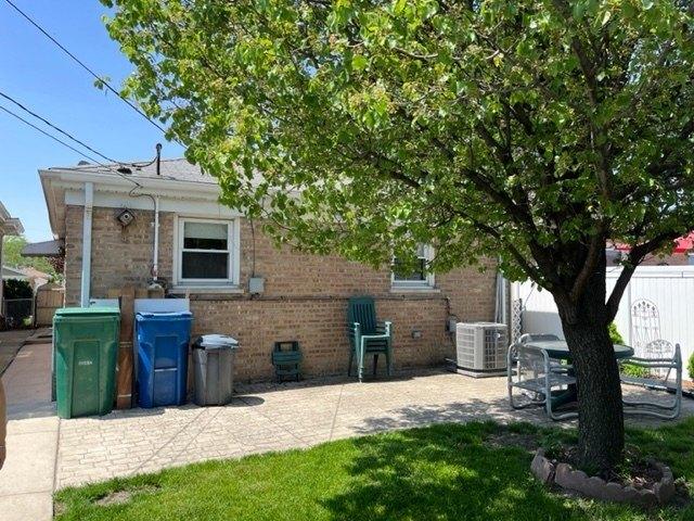 Neenah Ave, Burbank, IL 60459