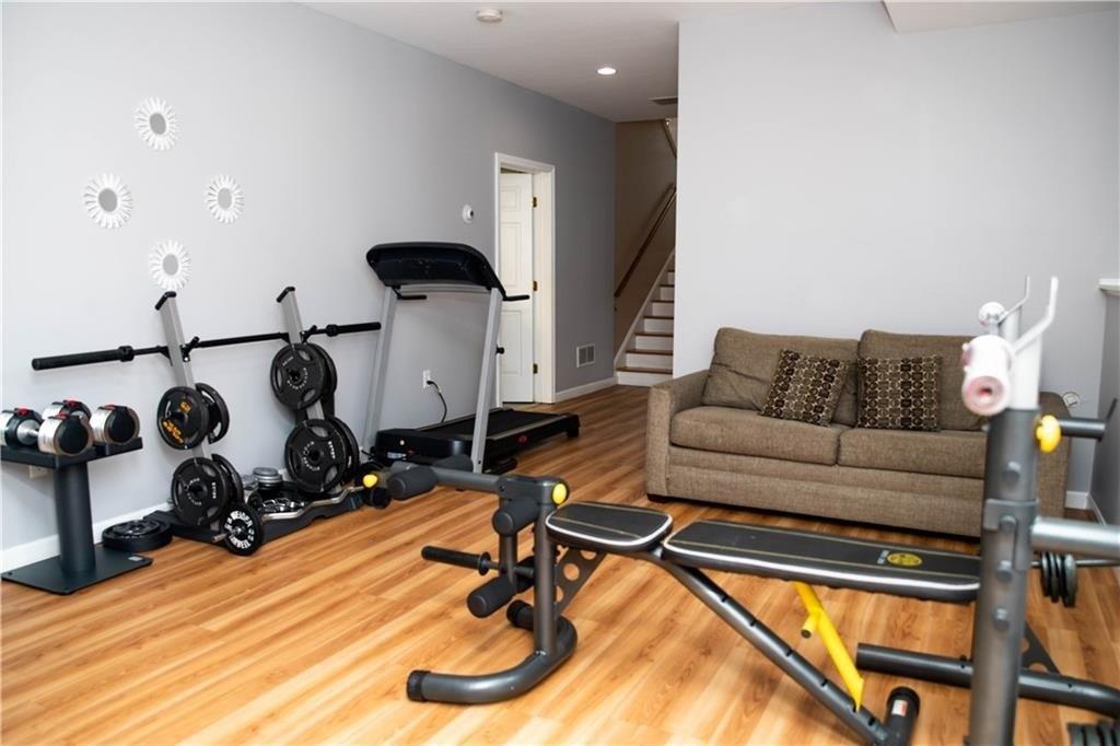 Brookdale Blvd, Pawtucket, RI 02861
