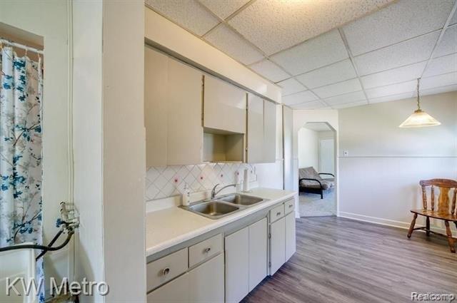 Hobart Ave, Warren, MI 48089