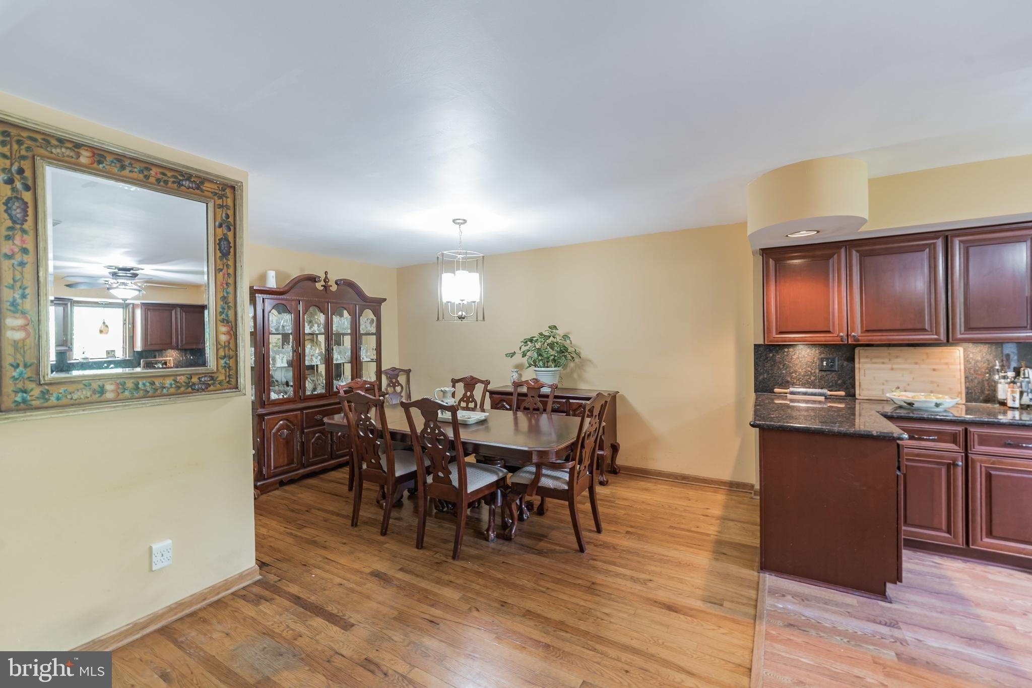 Saint Anthony Ln, Upper Darby, PA 19082