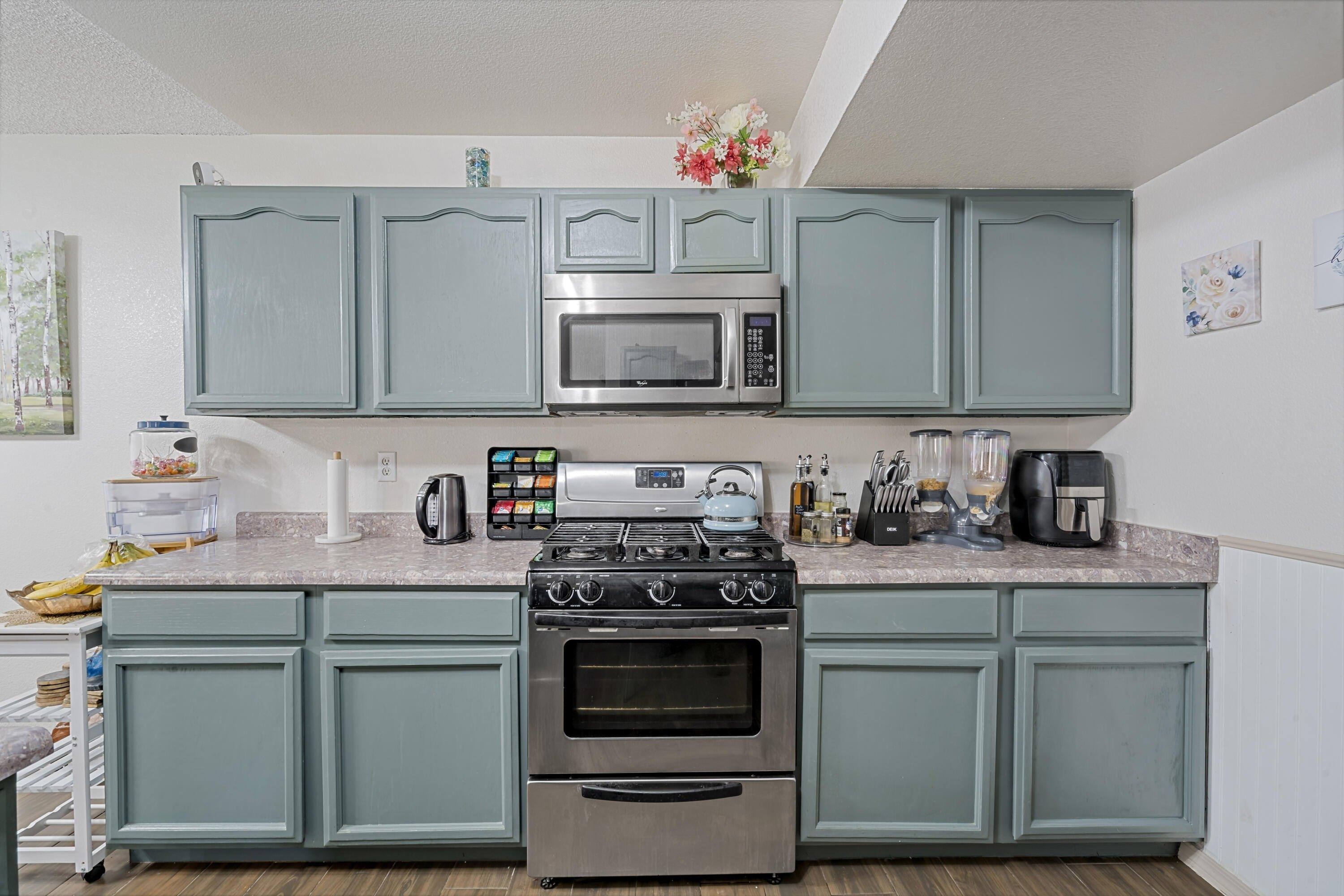 Tierra Alaska Ave, El Paso, TX 79938