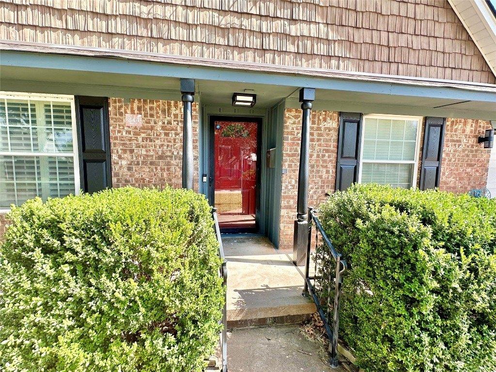 Beard Dr, Oklahoma City, OK 73110
