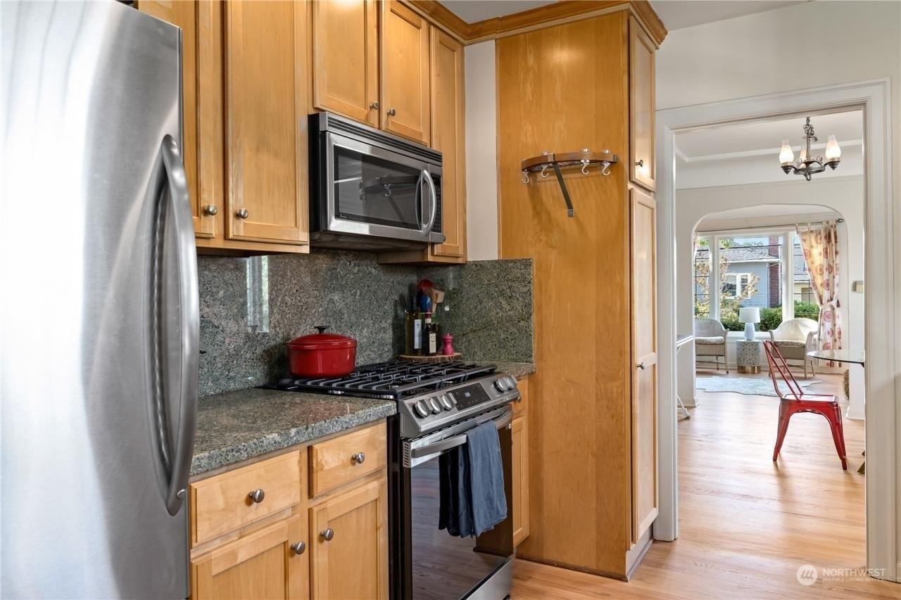 1st Ave Ne, Seattle, WA 98115