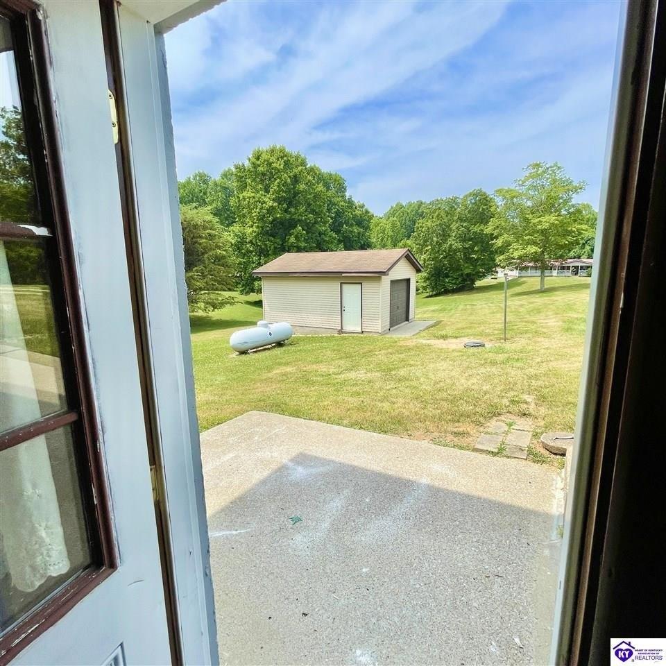Burns Rd, Radcliff, KY 40160