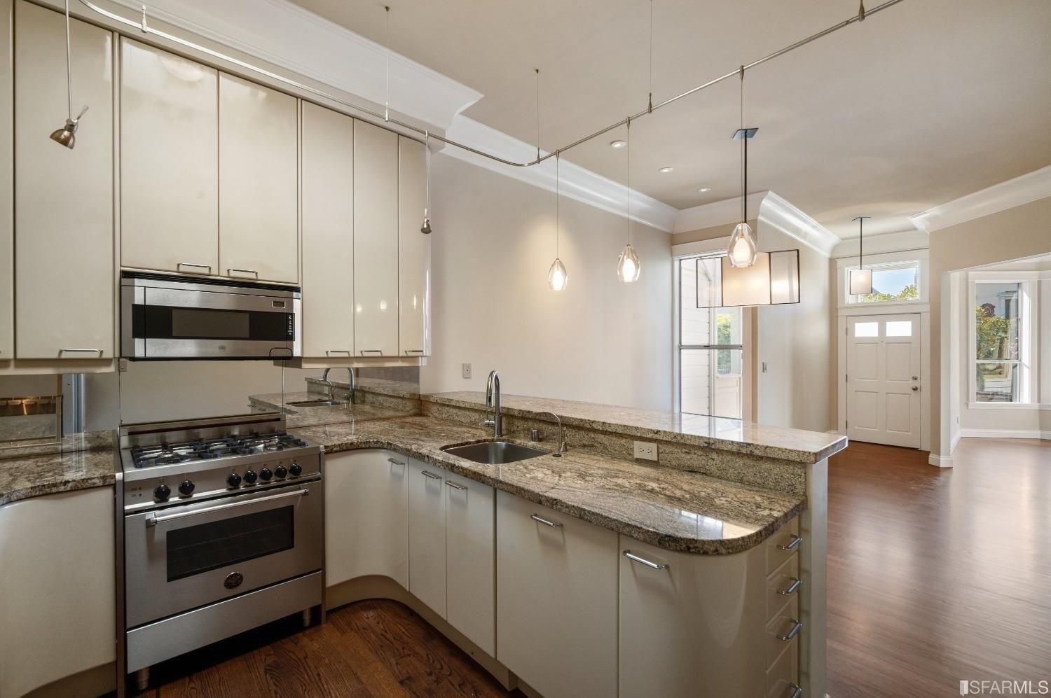 22nd St, San Francisco, CA 94114