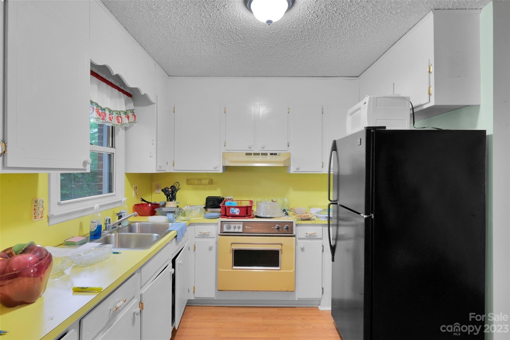 Oakwood Ave, Kannapolis, NC 28081
