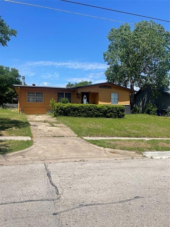 E Russell Ave, Carrollton, TX 75006