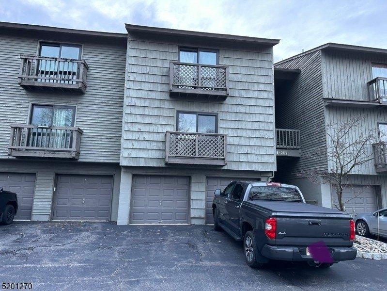 Spruce Hills Dr, Glen Gardner, NJ 08826