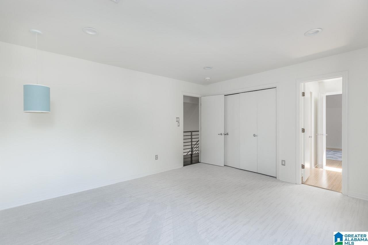 Sandhurst Cir, Mountain Brk, AL 35223